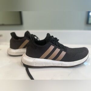 Adidas Swift Run B37717 Black Athletic shoe